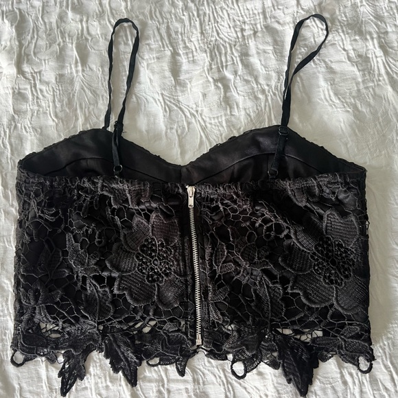 Lace Crop top - Picture 2 of 2